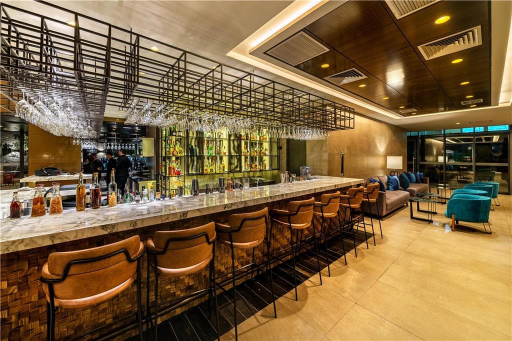 On-Site,Bar/Lounge