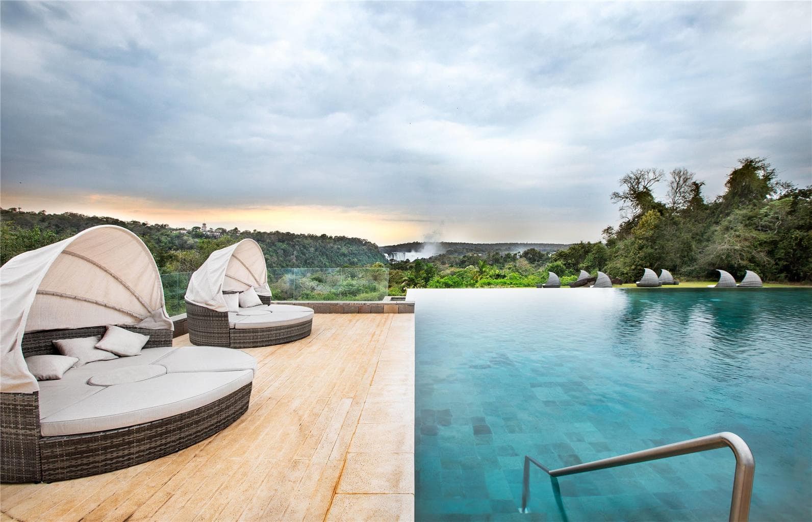 Guest Room,Guest Room Amenity,Pool,Architecture,On-Site,Outdoor/Exterior,Exterior View of Building