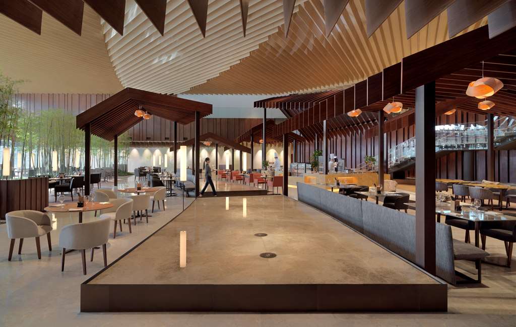 Dining,Dining Area,Restaurant,On-Site