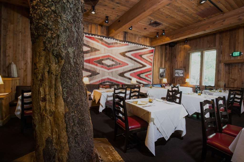 Dining,Dining Area,Restaurant,On-Site