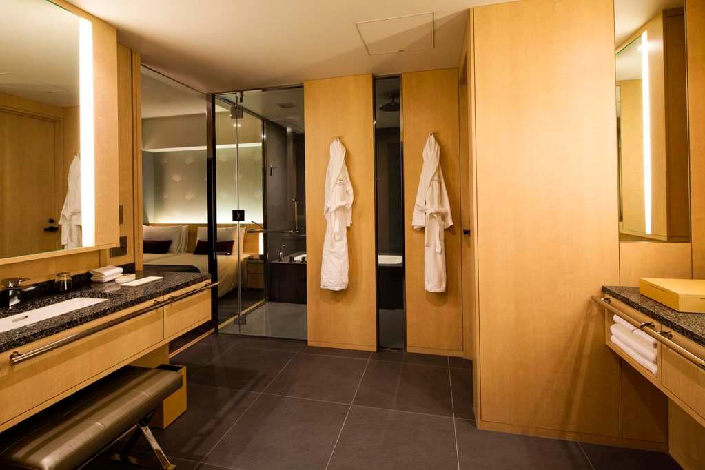 Guest Room,Bathroom,Suite,On-Site