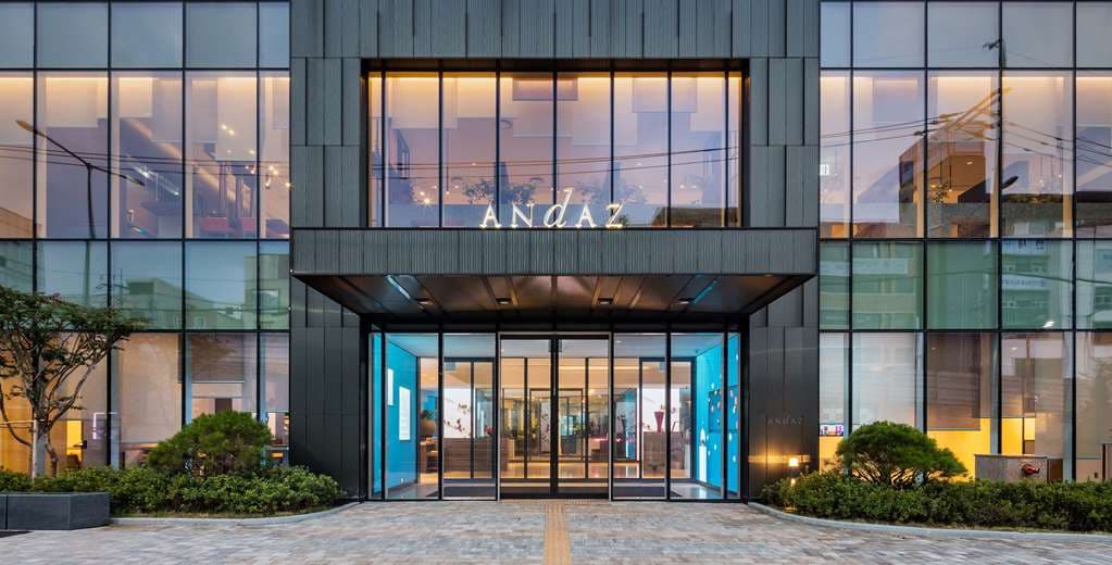 On-Site,Outdoor/Exterior,Exterior View of Building