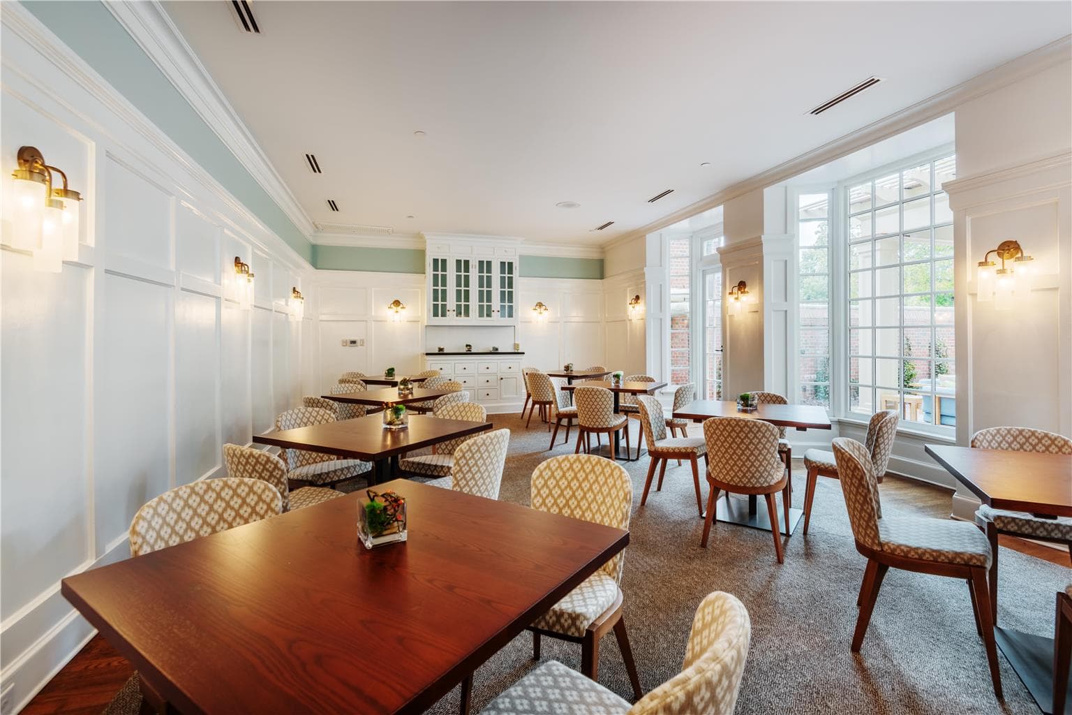 Dining,Dining Area,Restaurant,On-Site