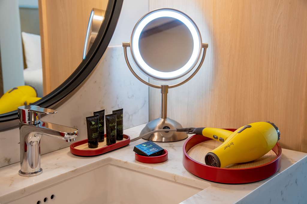 Guest Room,Bathroom,On-Site
