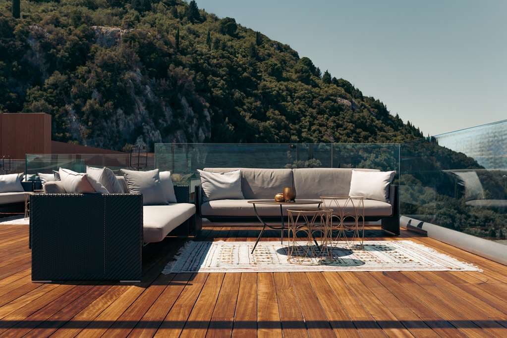 Guest Room,Guest Room Amenity,Coffee/tea facilities,Living Area,Patio/Terrace,Architecture,Indoor/Interior,On-Site,Décor detail,