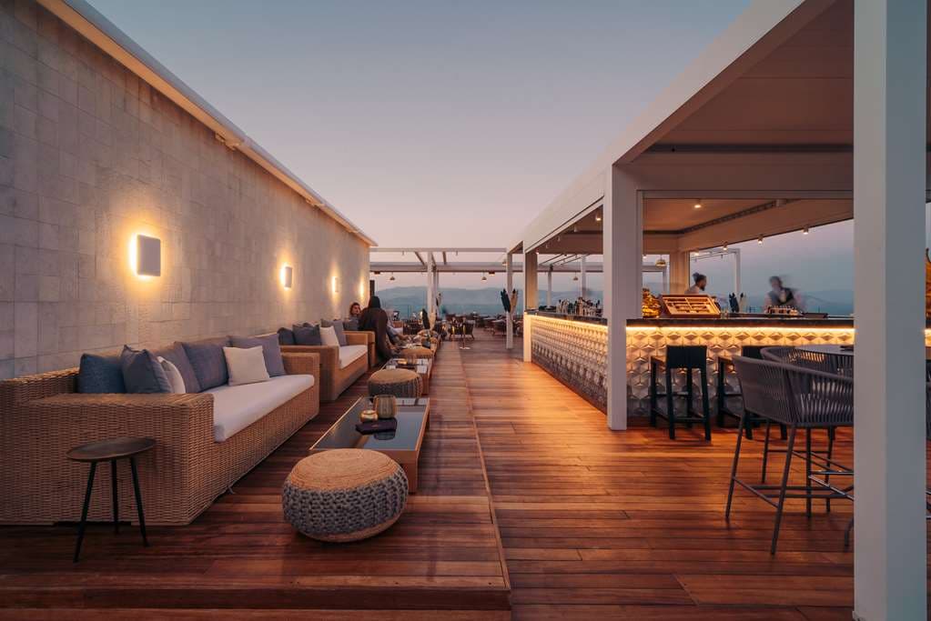 Architecture,Indoor/Interior,On-Site,People,Bar/Lounge,Summer,Exterior View of Building