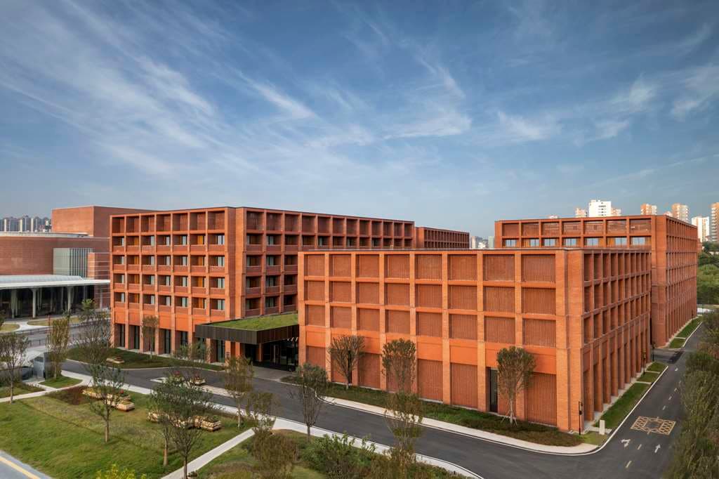 On-Site,Outdoor/Exterior,Exterior View of Building