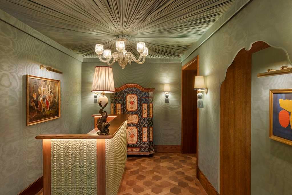 On-Site,Lobby