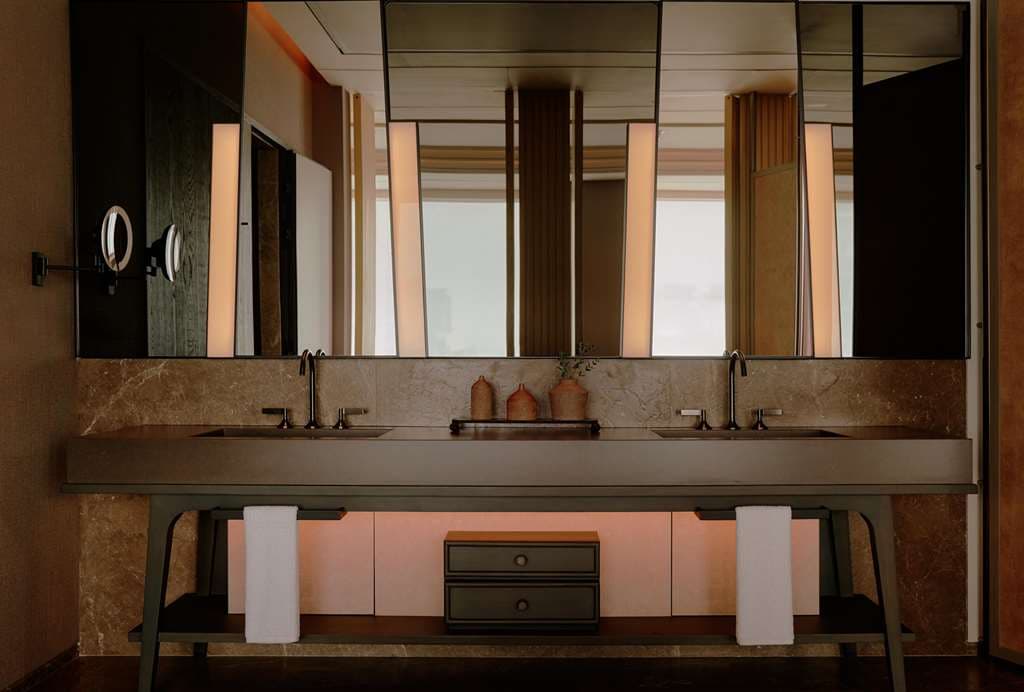 Guest Room,Bathroom,Suite,On-Site