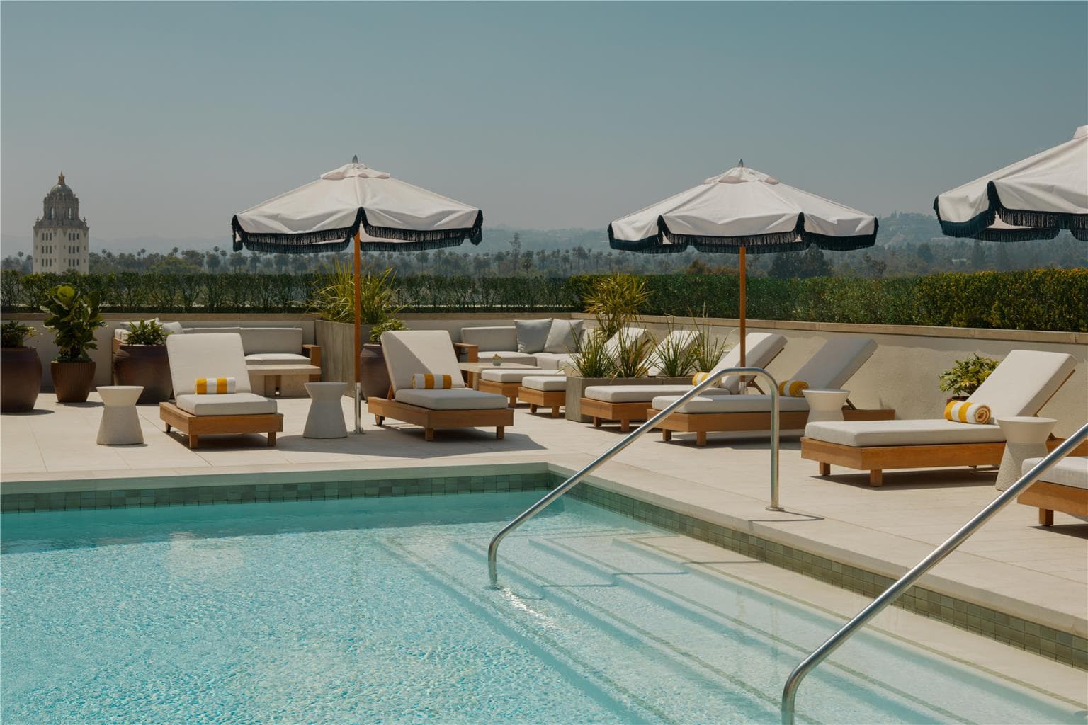 Pool,On-Site,Outdoor/Exterior,Property Amenity,Recreation