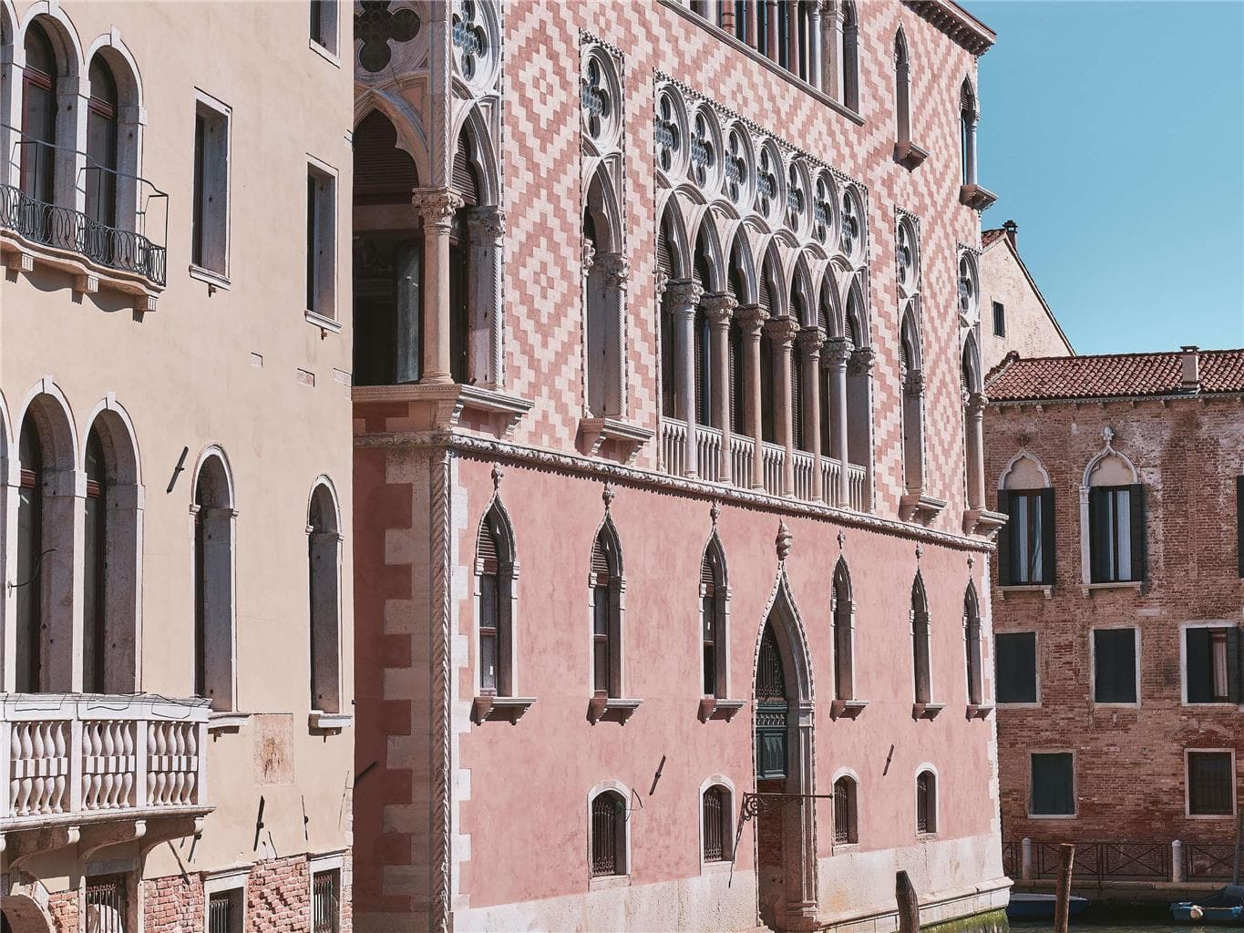 On-Site,Outdoor/Exterior,Exterior View of Building