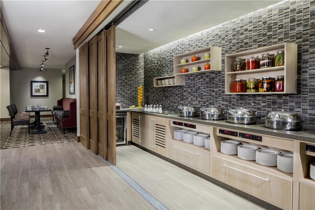 Dining,Dining Area,Restaurant,On-Site