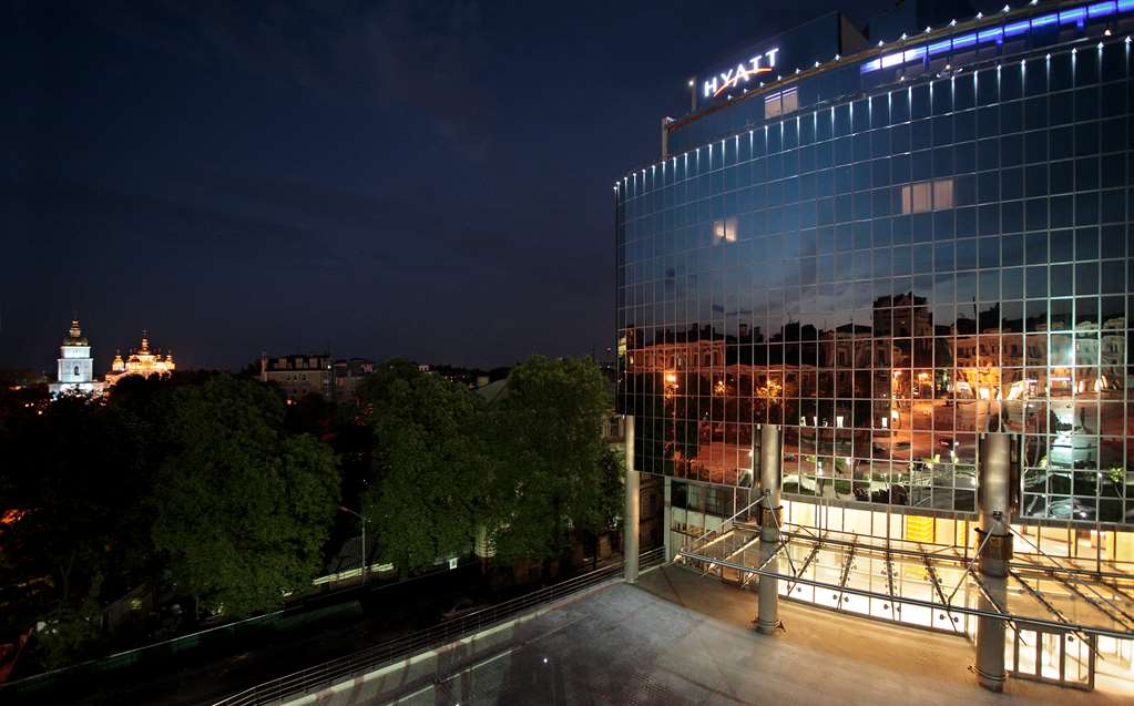 On-Site,Outdoor/Exterior,Exterior View of Building