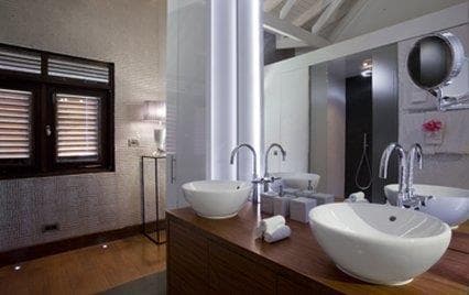 Indoor/Interior,Lobby