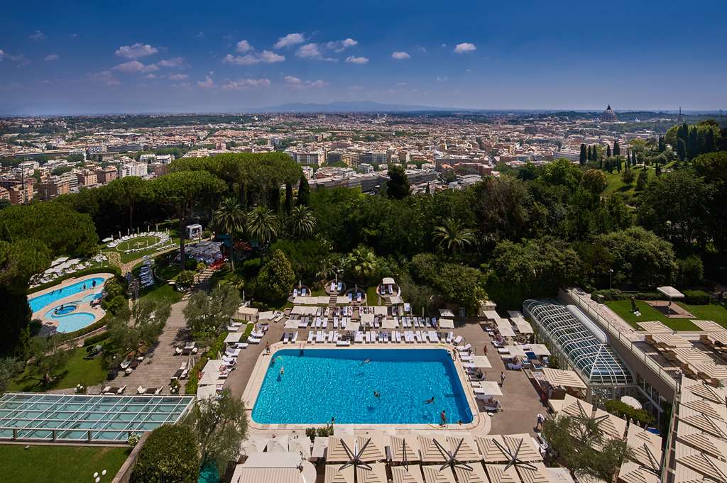 Pool,On-Site,Property Amenity,Recreation