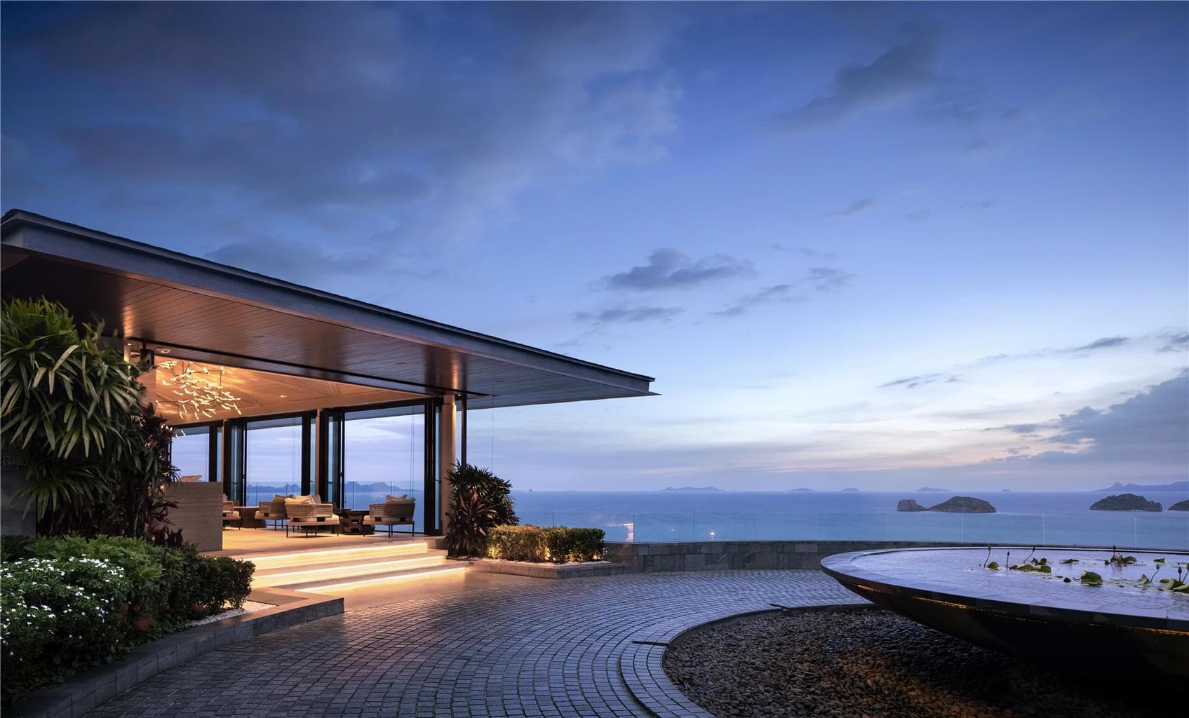Patio/Terrace,On-Site,Outdoor/Exterior,Property Amenity