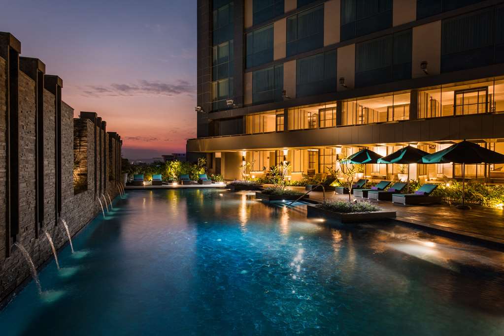 Pool,On-Site,Property Amenity,Recreation