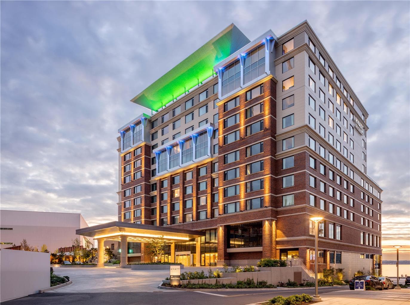 On-Site,Outdoor/Exterior,Exterior View of Building