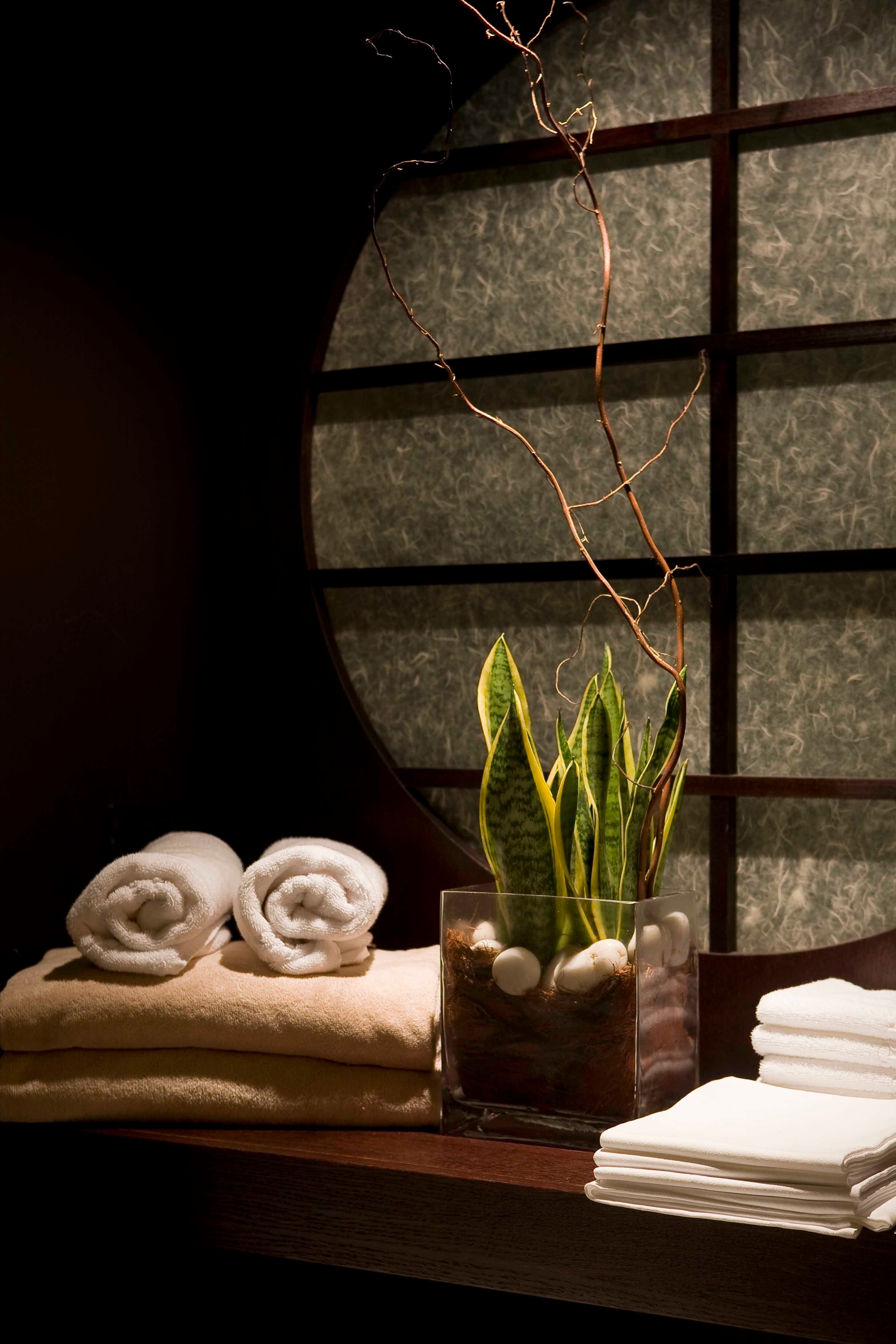 Royal Wellness, detail