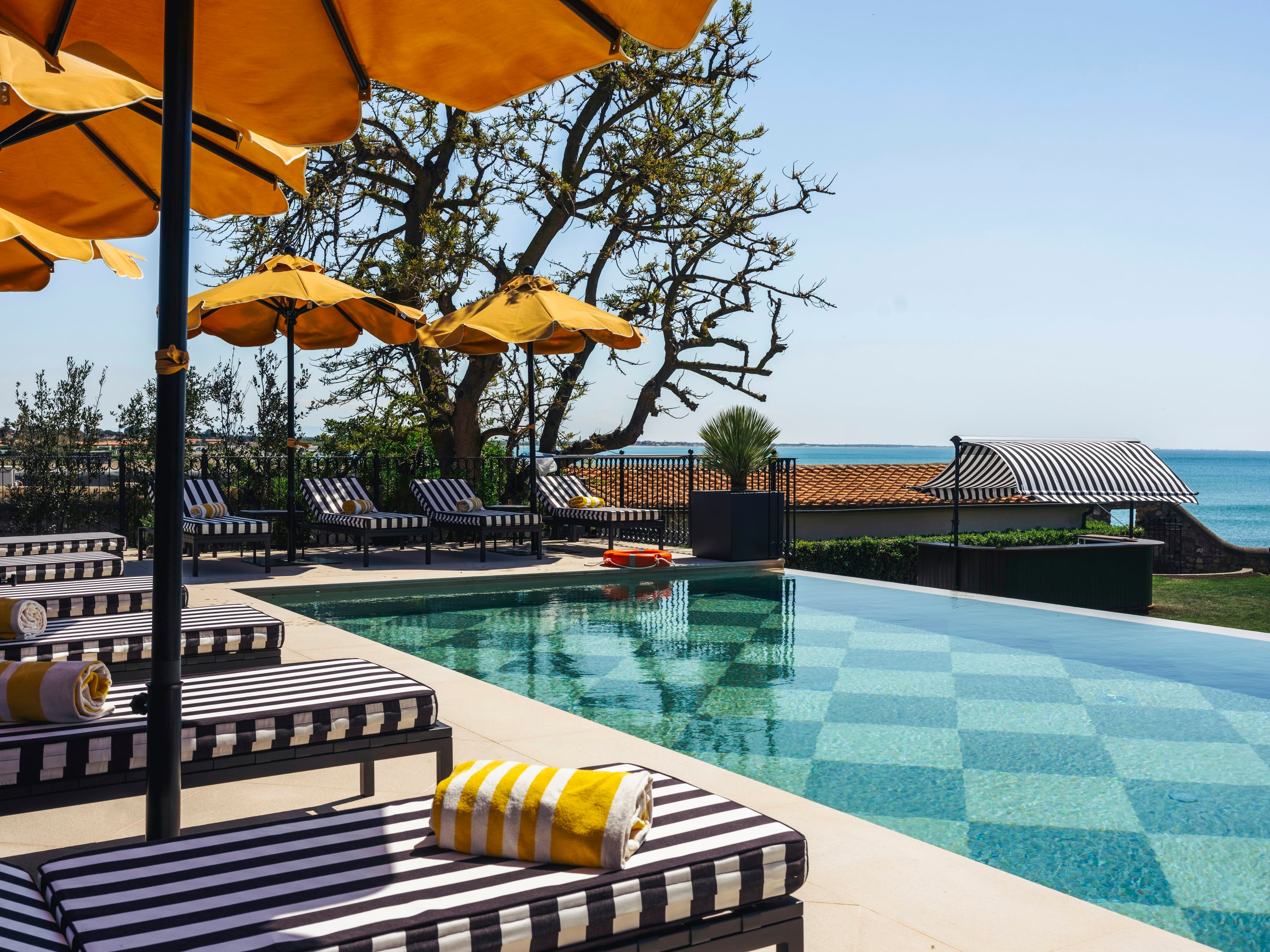 Infinity Pool 