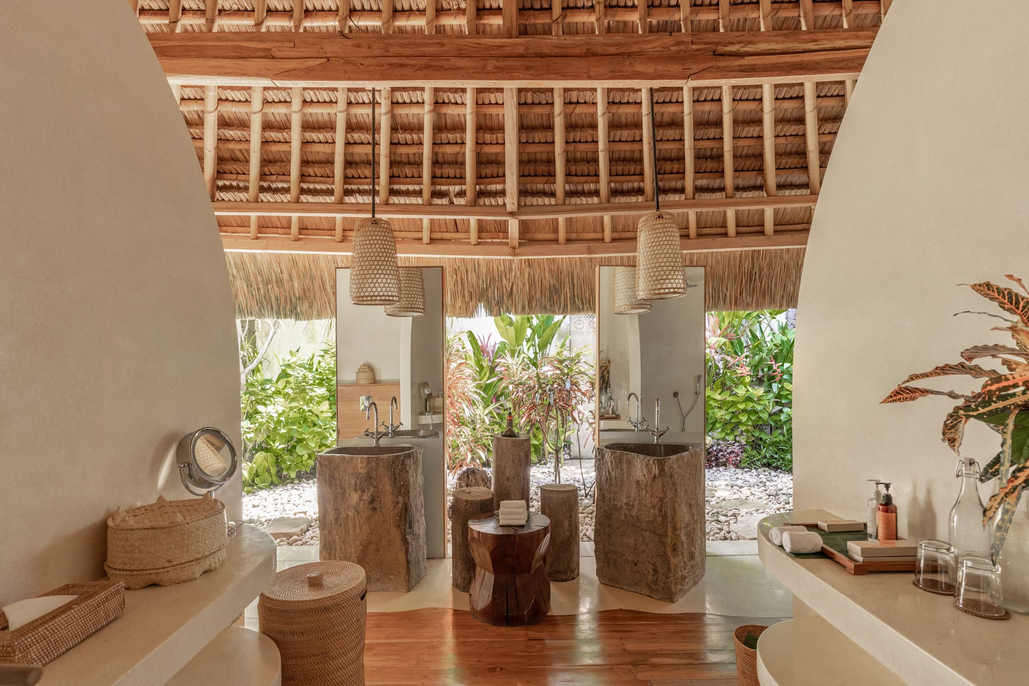 Kasambi Suite - Bathroom