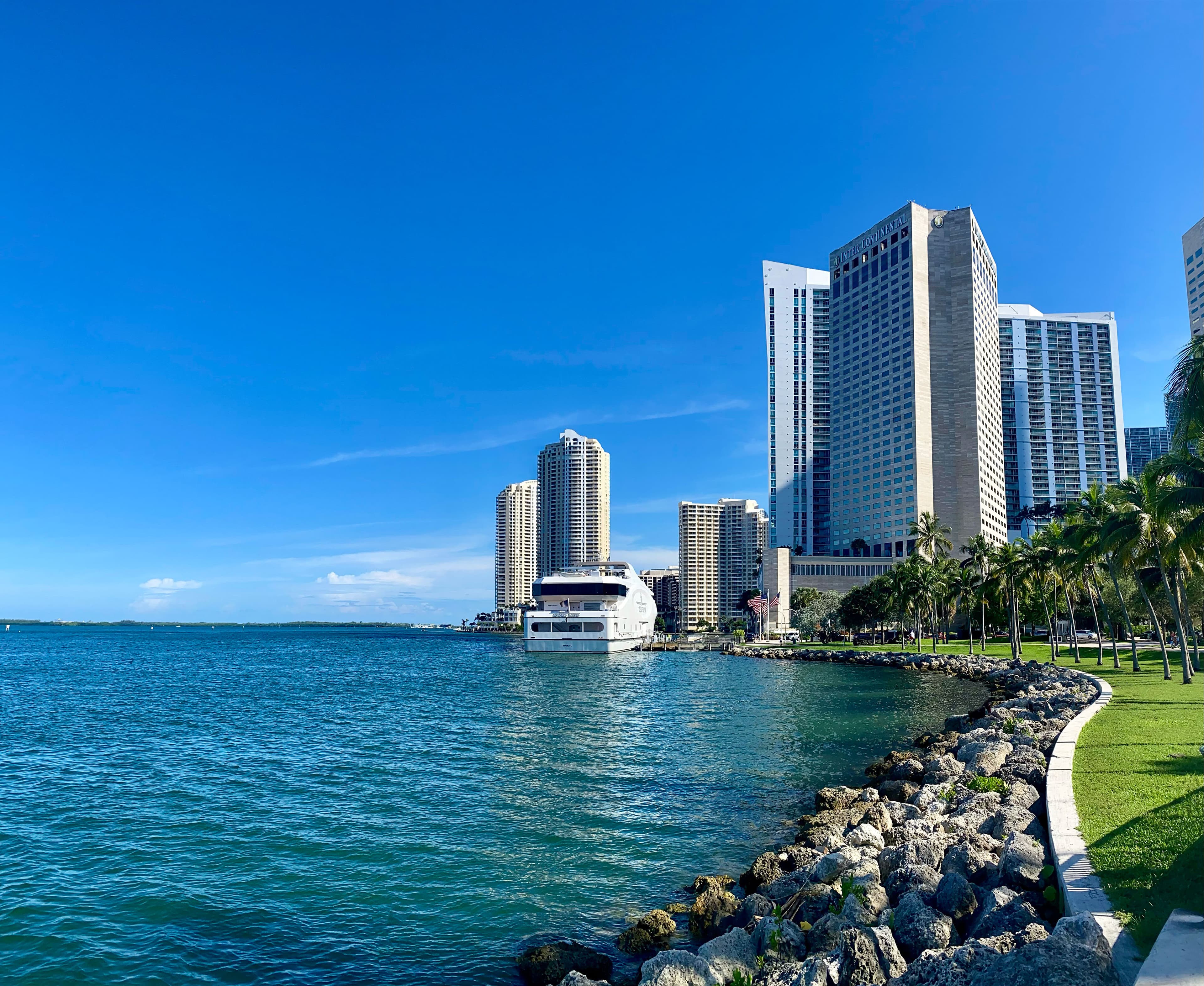 InterContinental Miami is the perfect waterfront location.