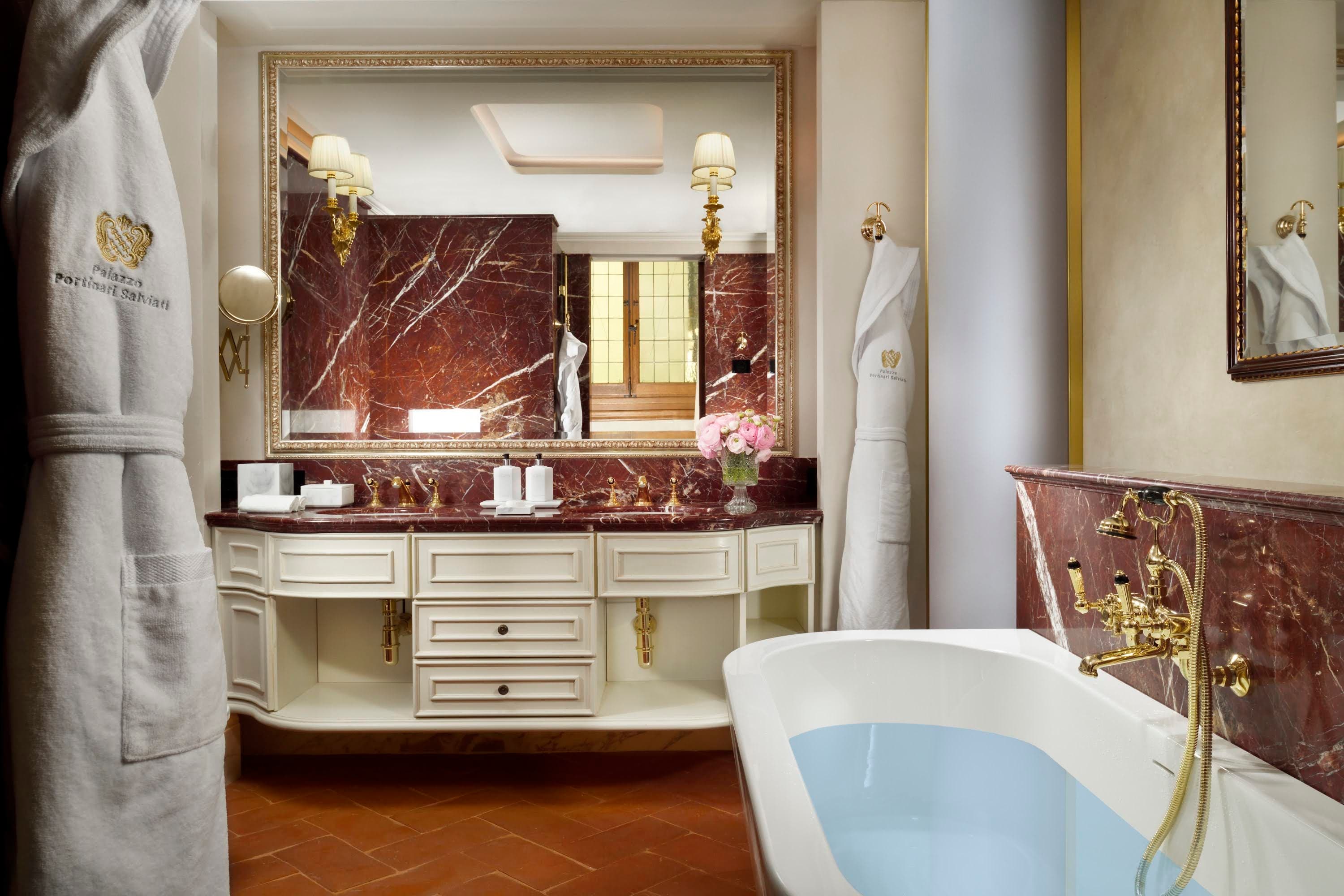 Francesco I Master Suite