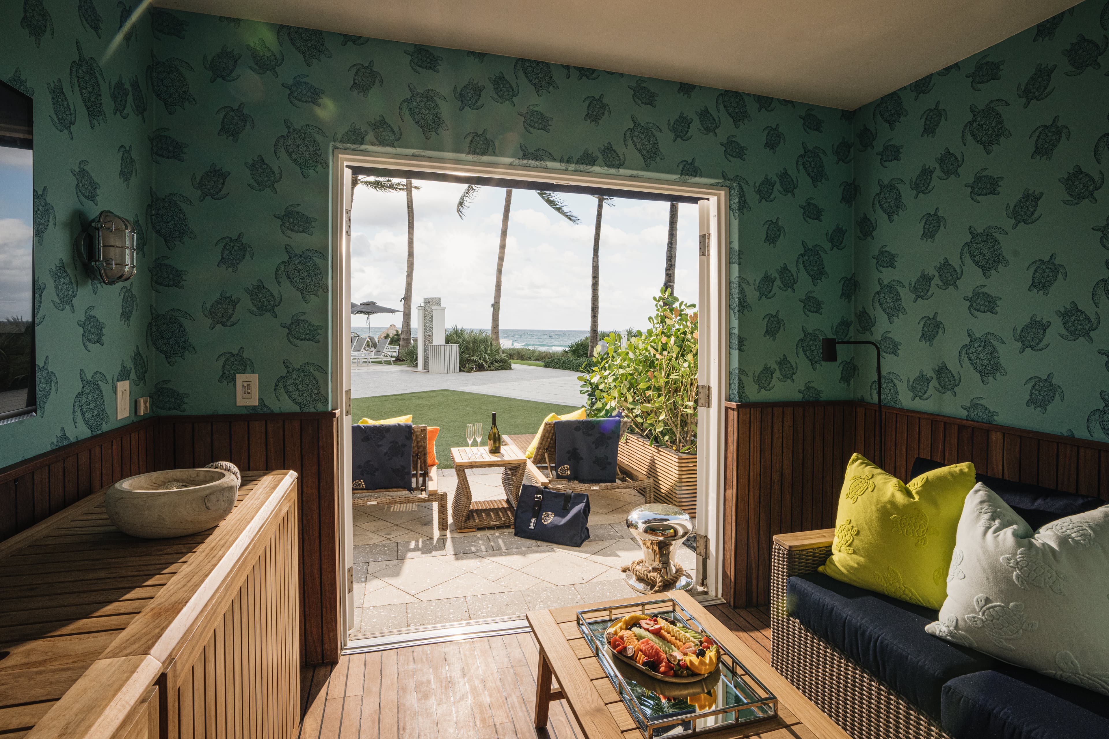 Beach club Vilebrequin Cabana