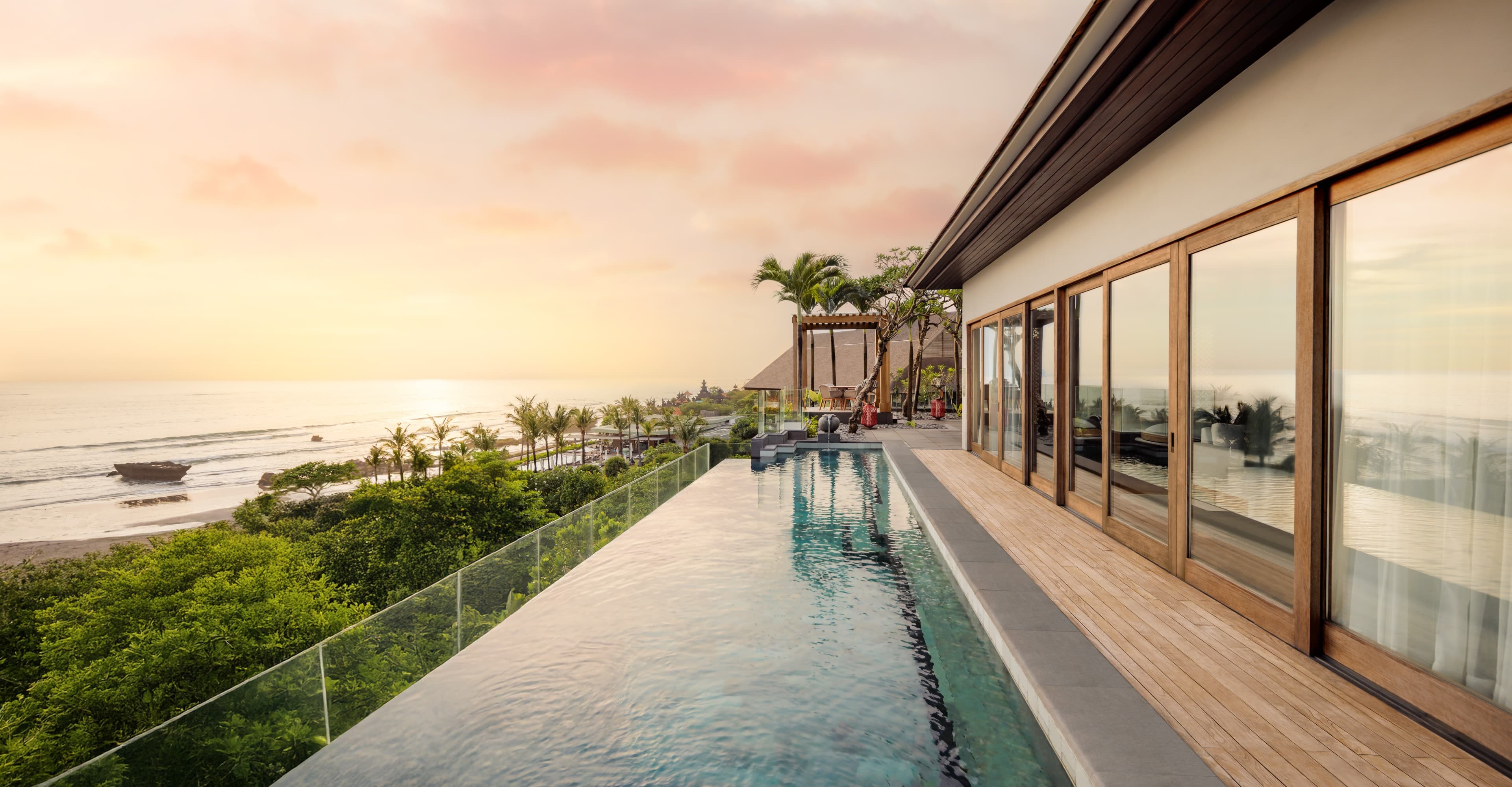 Two Bedroom Penthouse Oceanfront Private Pool