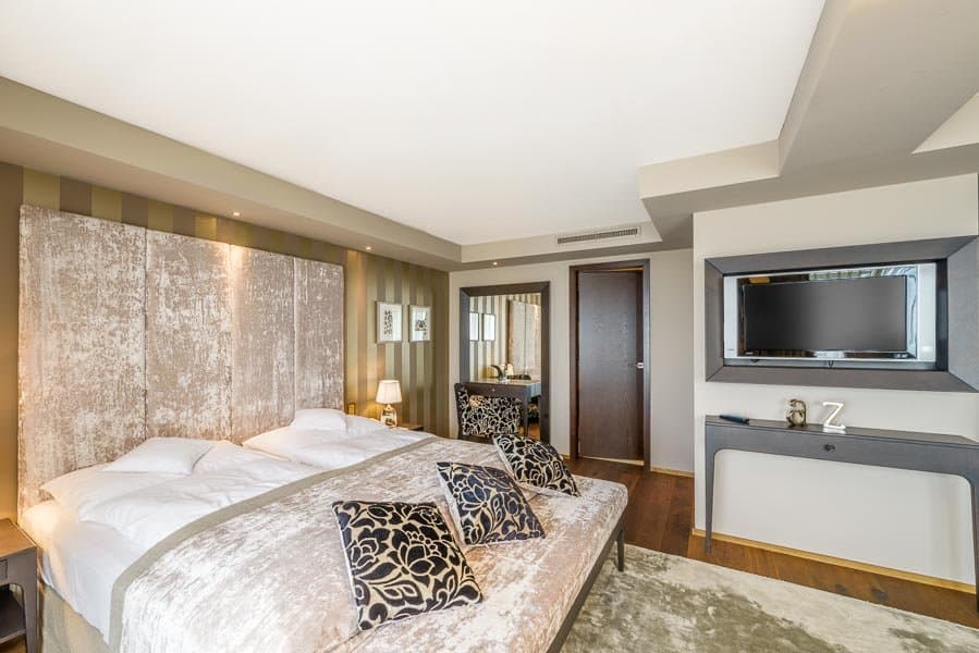 Deluxe Junior Suite Lake View