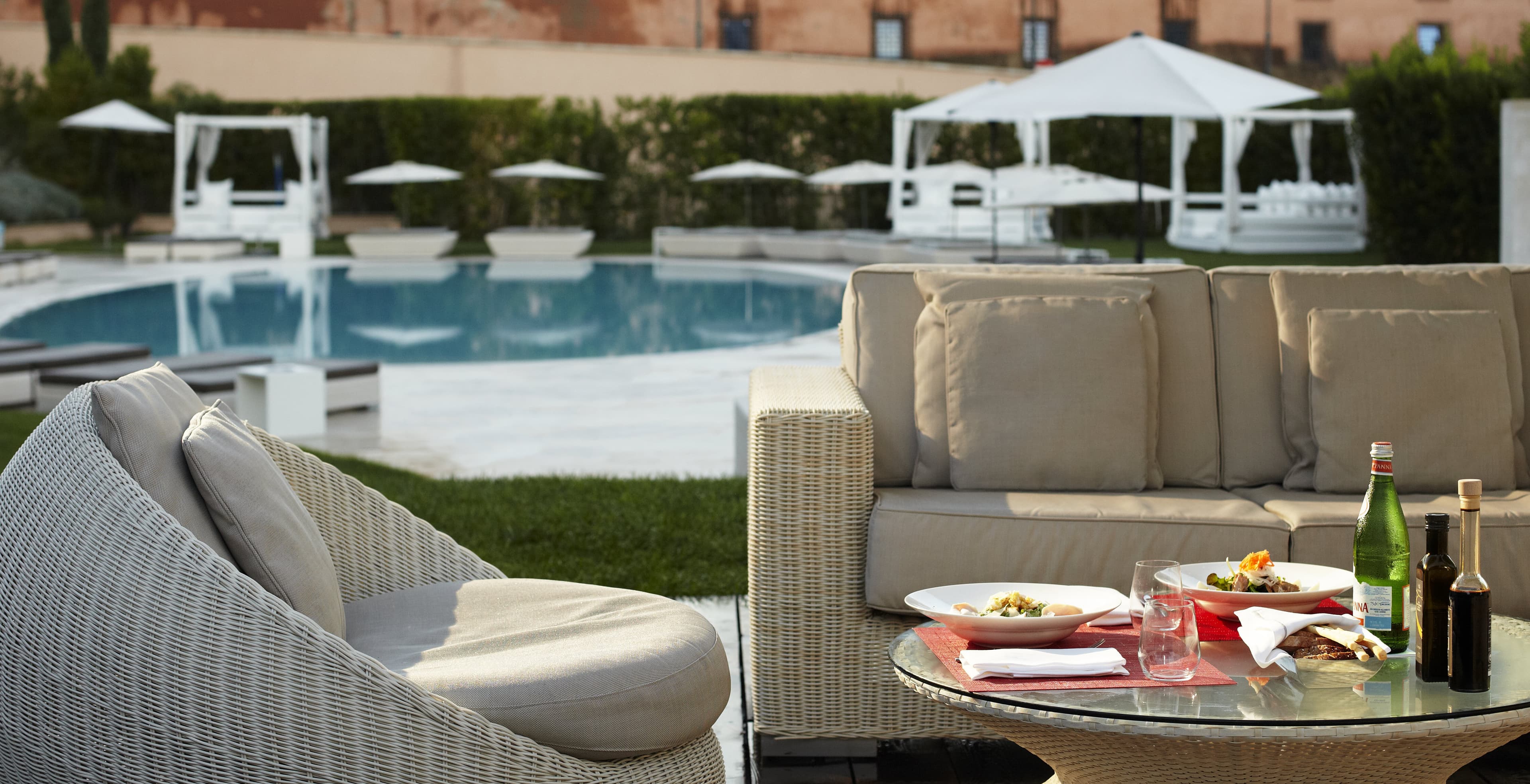 Pool Lounge