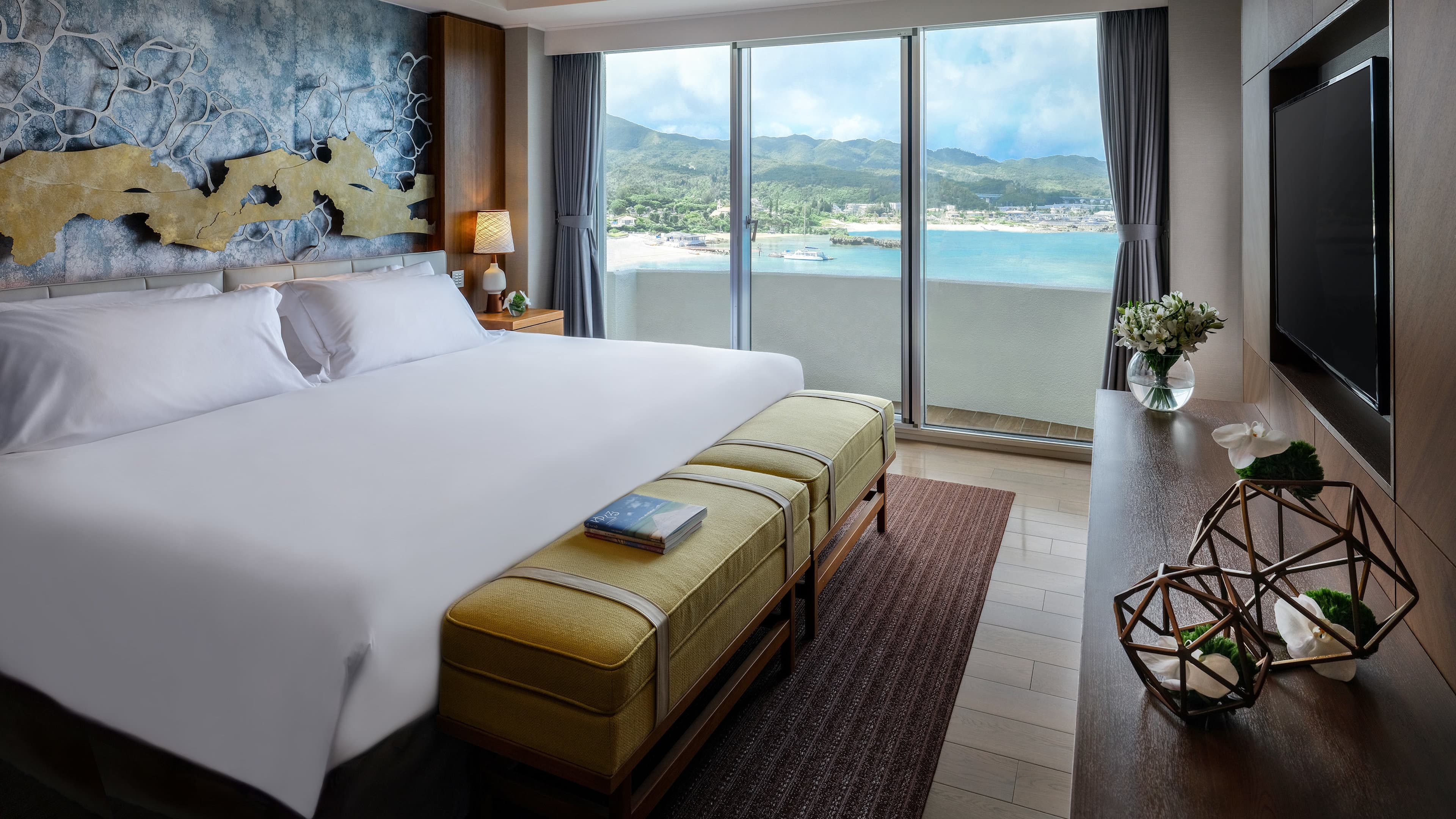 Club InterContinental Corner Suite