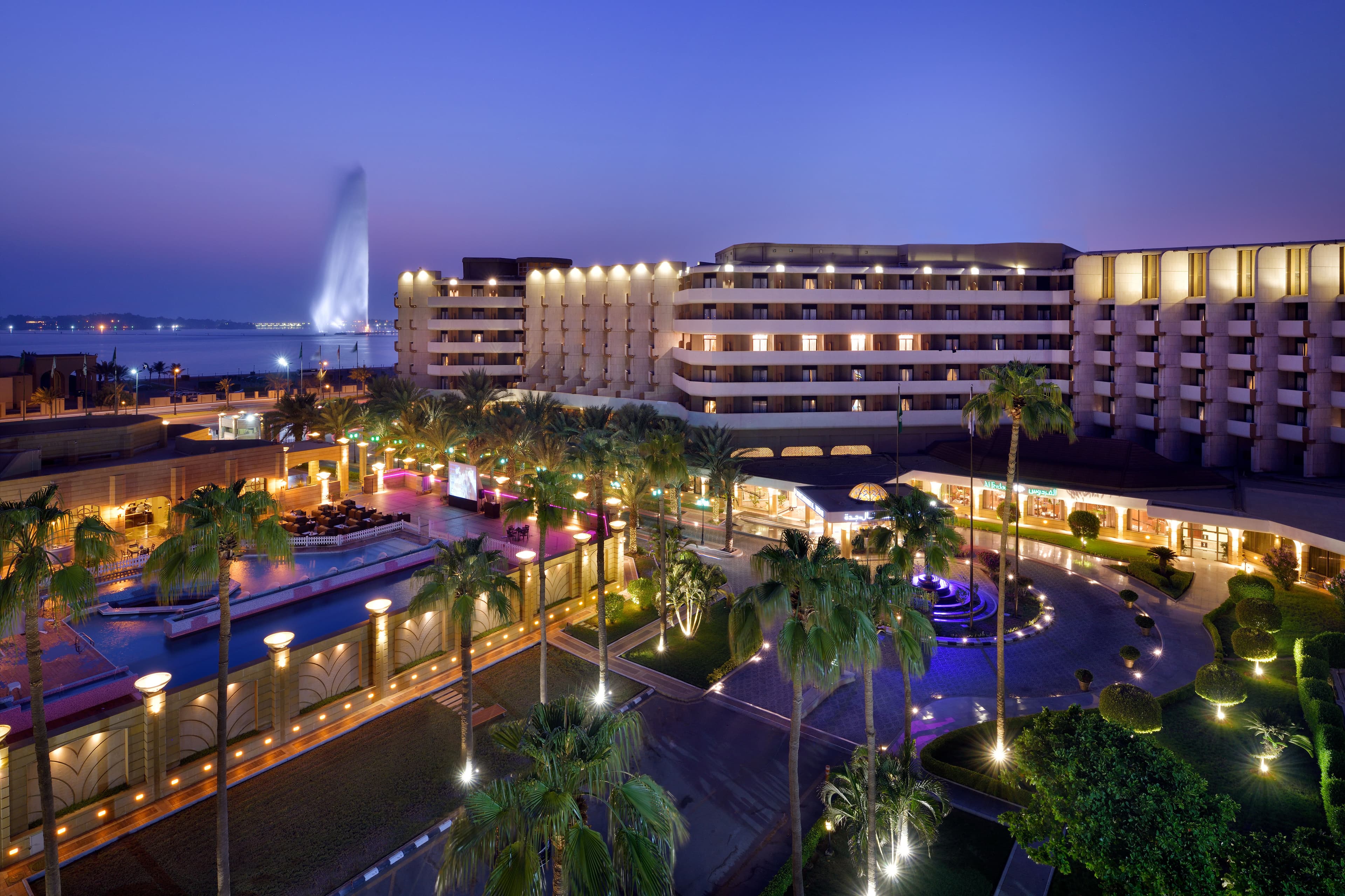Breathtaking views over the Red Sea and King Fahad's Fountain