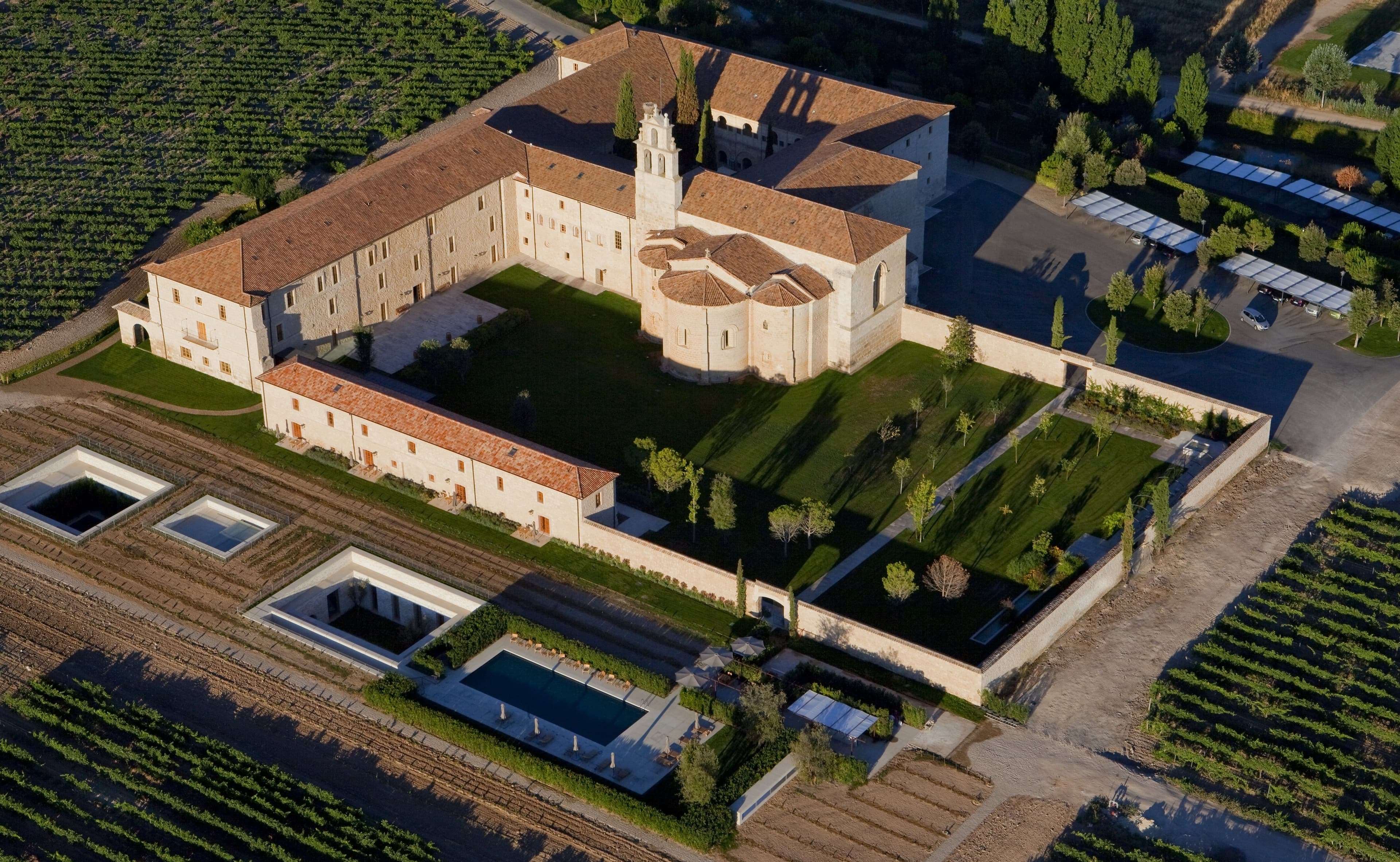 Hotel General View
