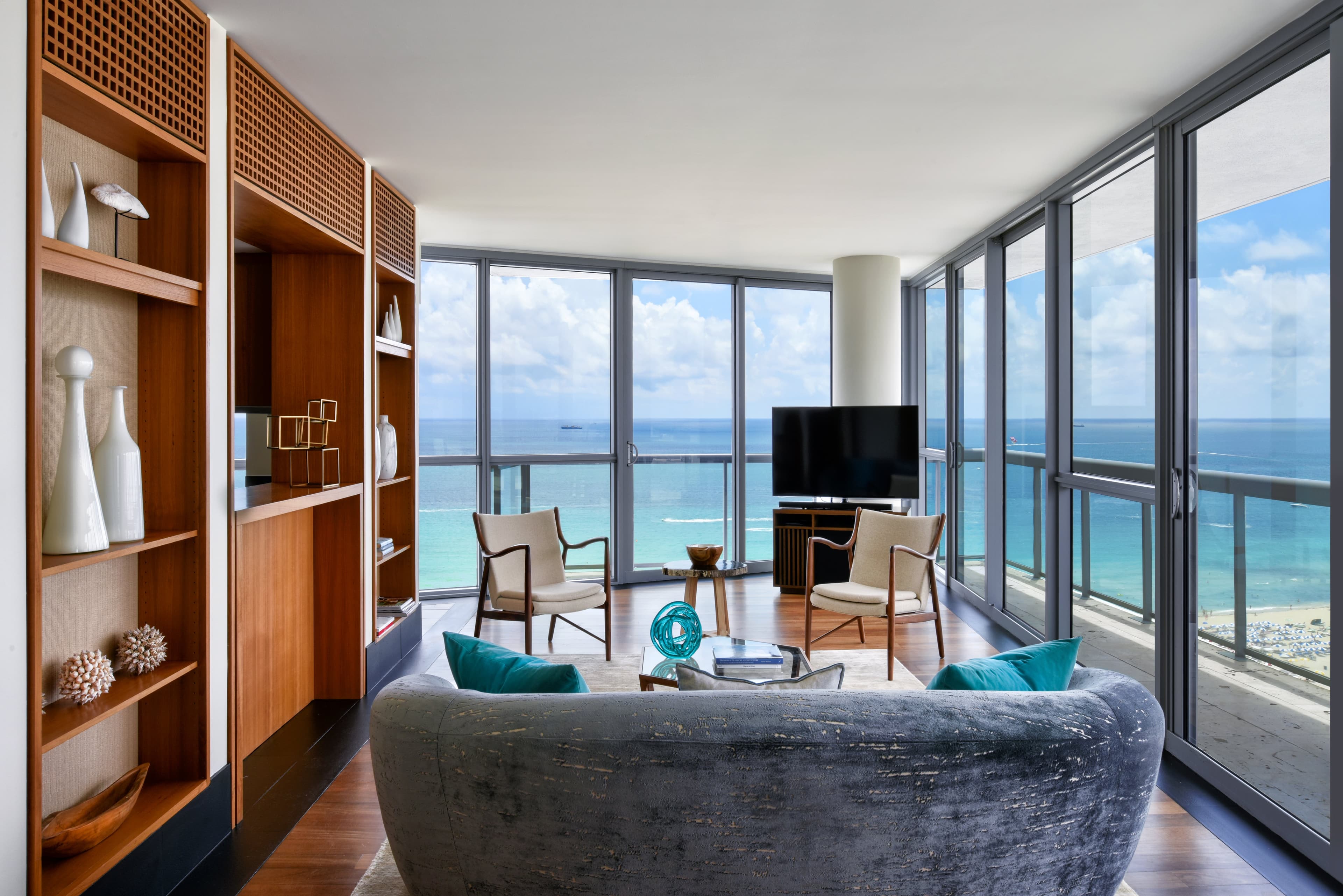 Three Bedroom Suite, Ocean Front Living Room