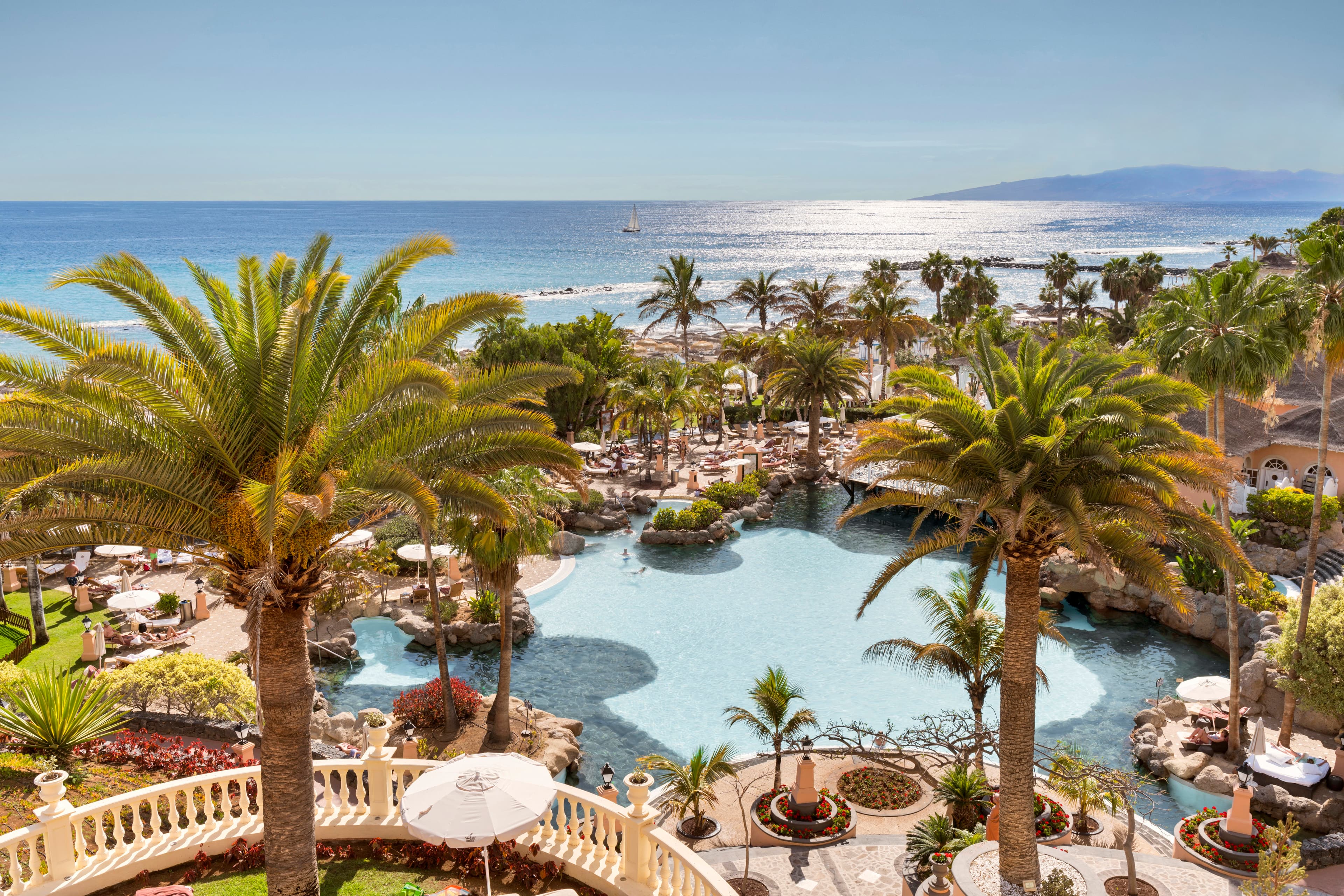 Bahia del Duque main pool